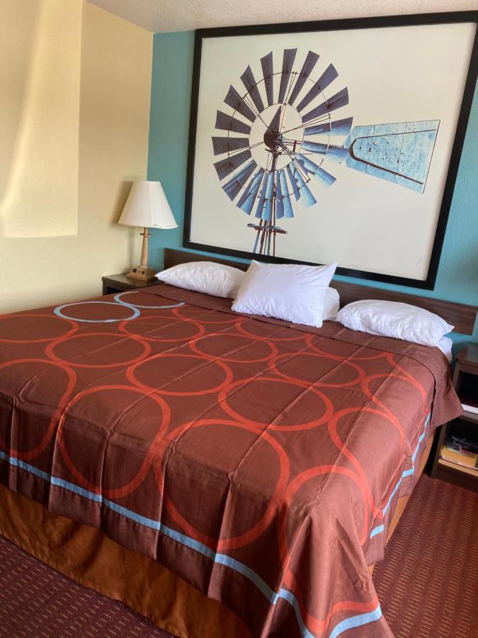 Super 8 By Wyndham Midwest City Ok Bagian luar foto