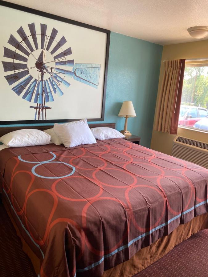 Super 8 By Wyndham Midwest City Ok Bagian luar foto
