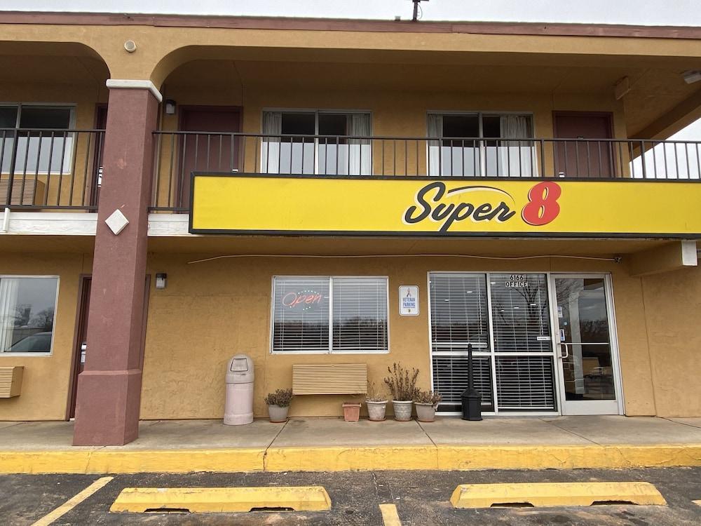 Super 8 By Wyndham Midwest City Ok Bagian luar foto