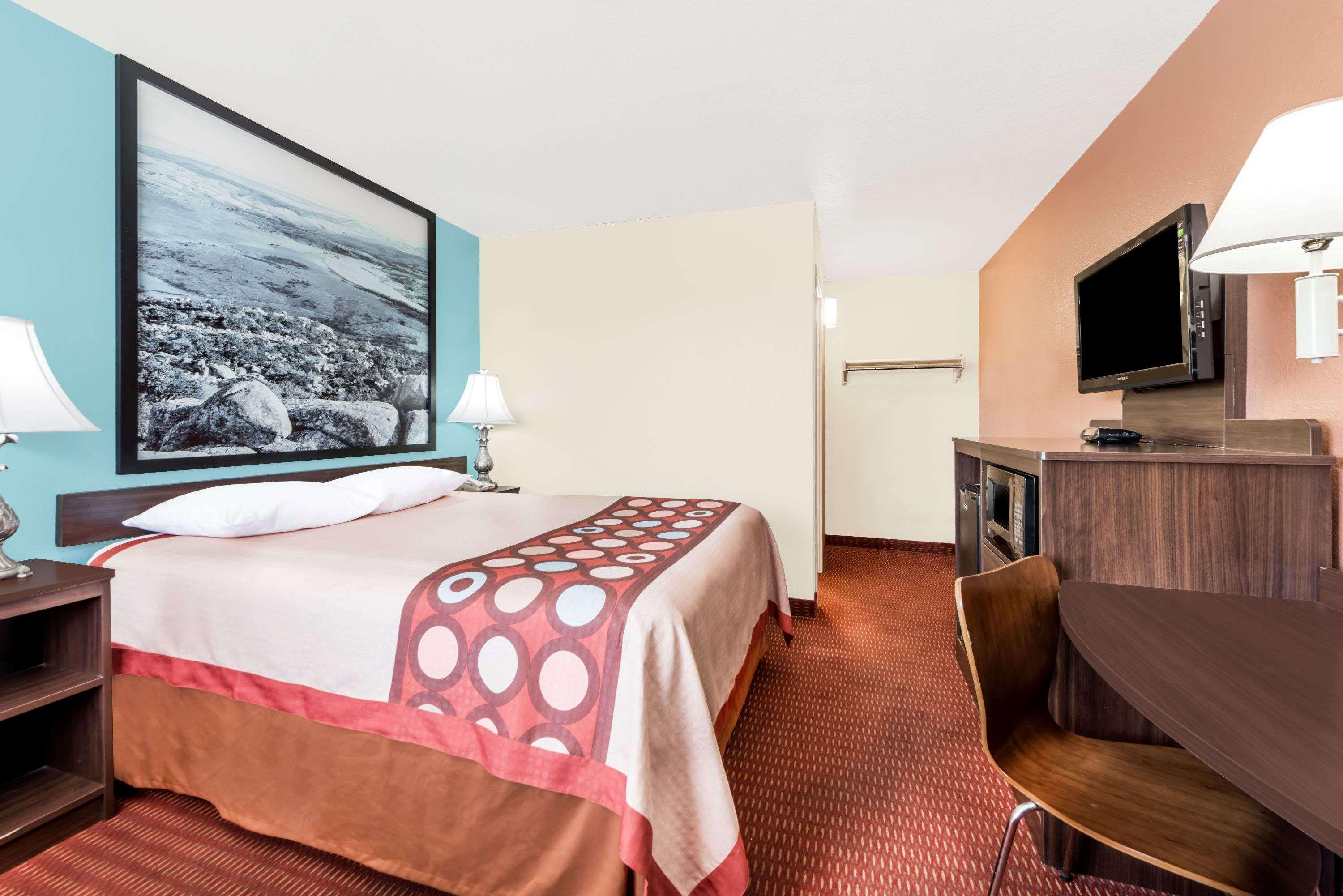Super 8 By Wyndham Midwest City Ok Bagian luar foto