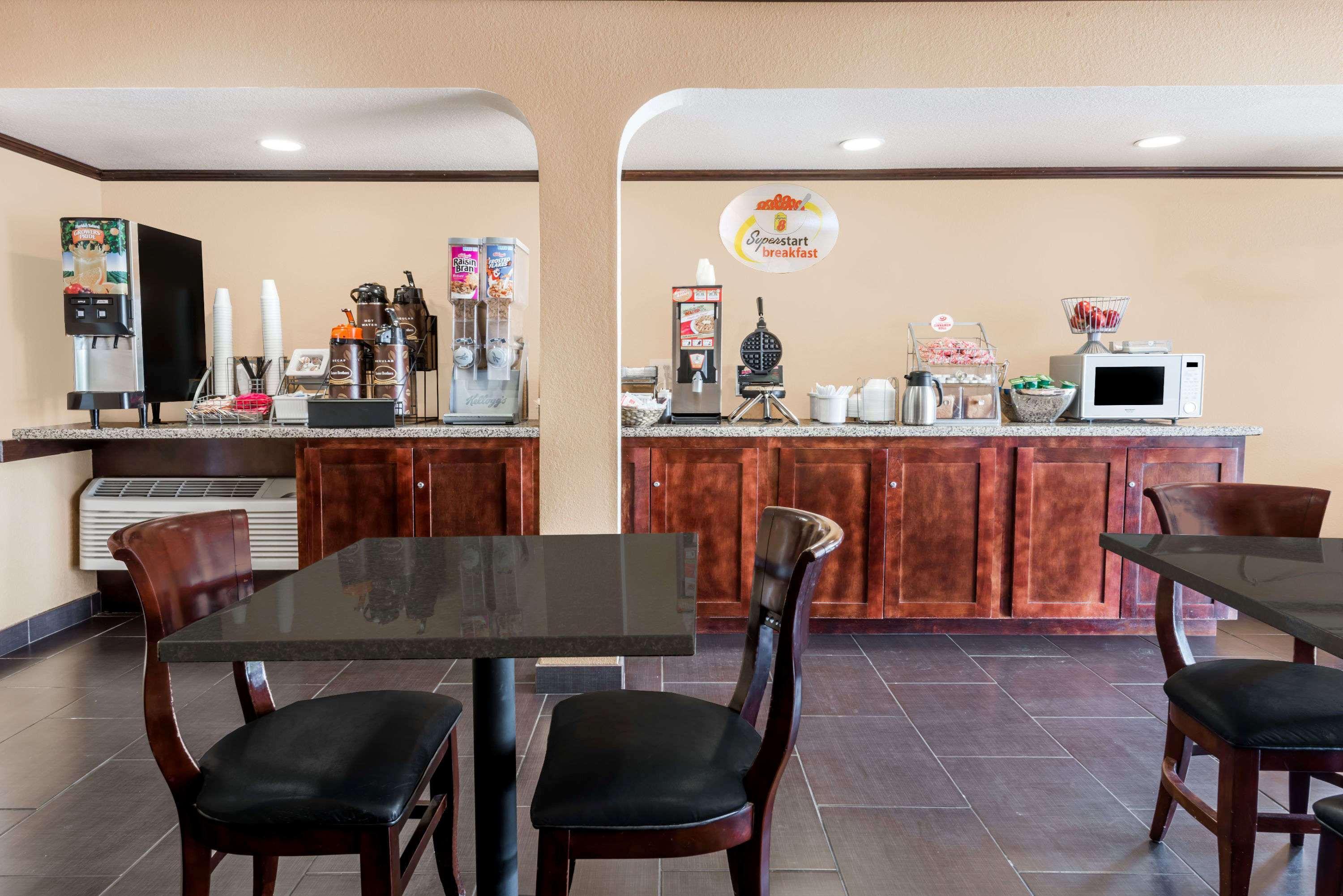 Super 8 By Wyndham Midwest City Ok Bagian luar foto