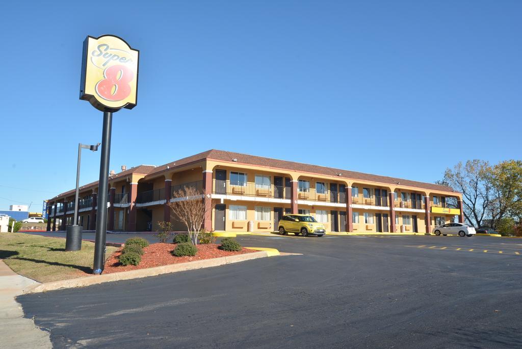 Super 8 By Wyndham Midwest City Ok Bagian luar foto