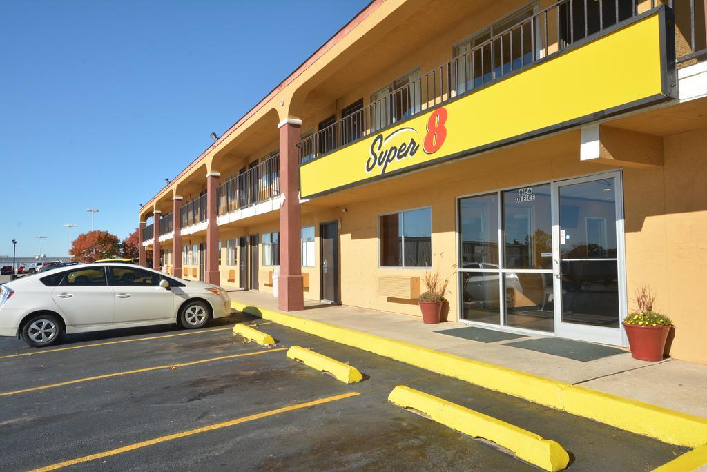 Super 8 By Wyndham Midwest City Ok Bagian luar foto