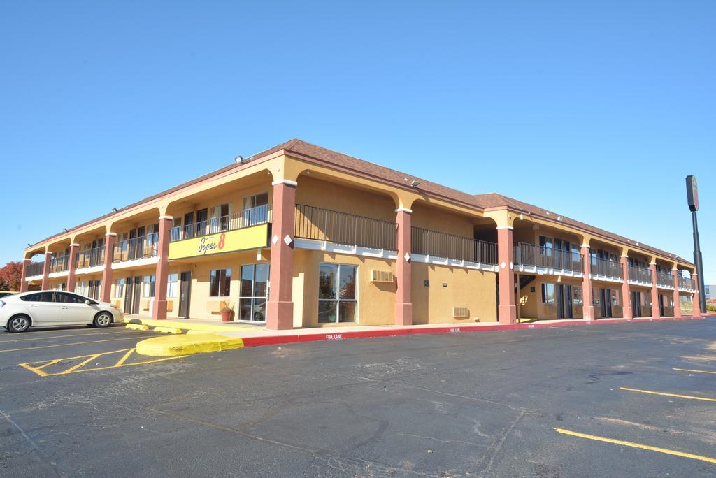 Super 8 By Wyndham Midwest City Ok Bagian luar foto