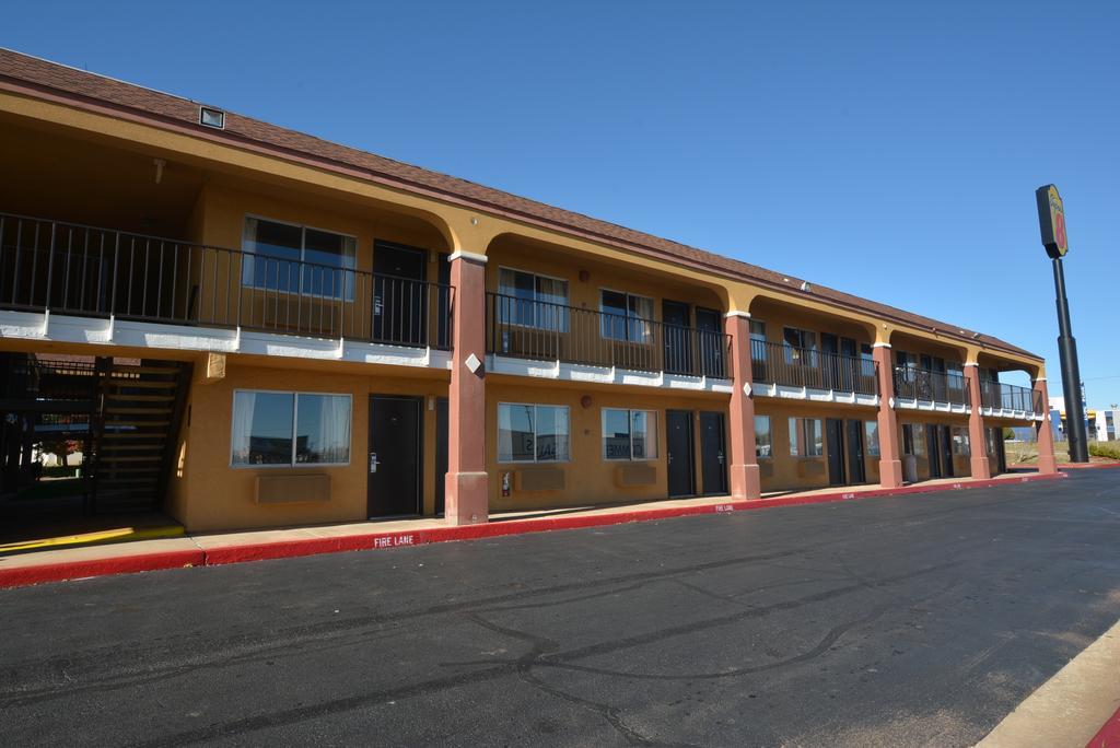 Super 8 By Wyndham Midwest City Ok Bagian luar foto